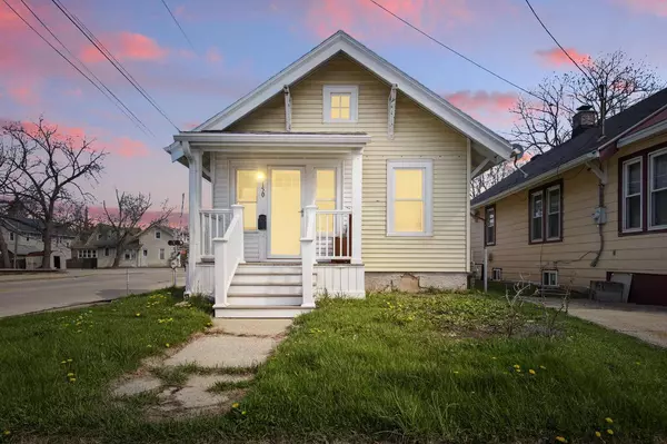 150 Cook STREET, Waukesha, WI 53186