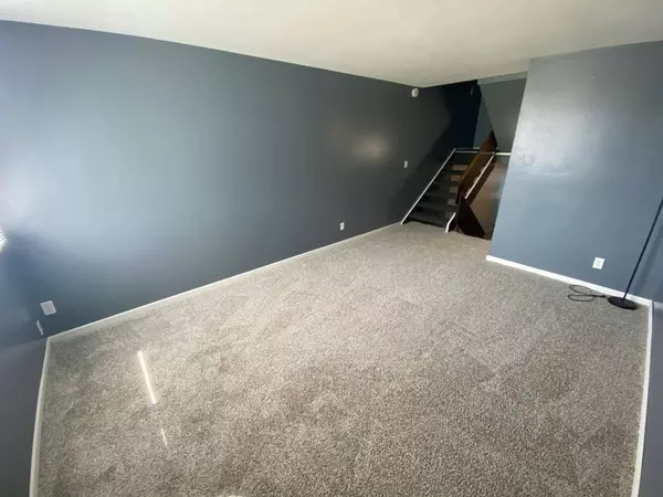 8877 N Swan Rd #J, Milwaukee, WI 53224