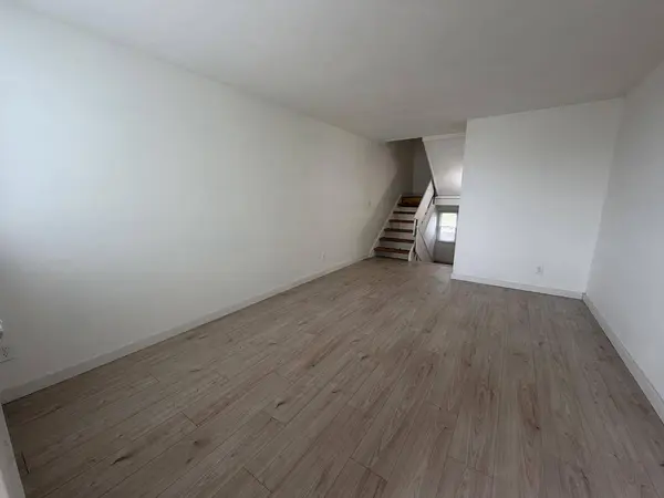 8877 N Swan ROAD #J, Milwaukee, WI 53224