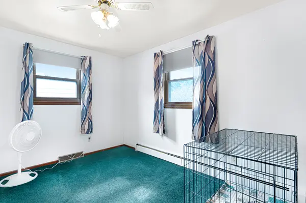 1173 Canterbury Rd, Green Bay, WI 54304-4149