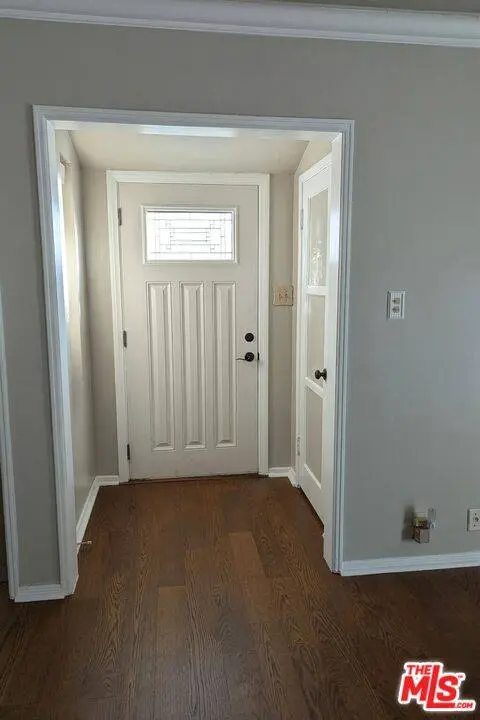 8712 S 7th Ave, Inglewood, CA 90305