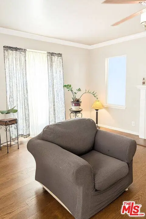 8712 S 7th Ave, Inglewood, CA 90305