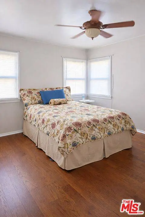 8712 S 7th Ave, Inglewood, CA 90305