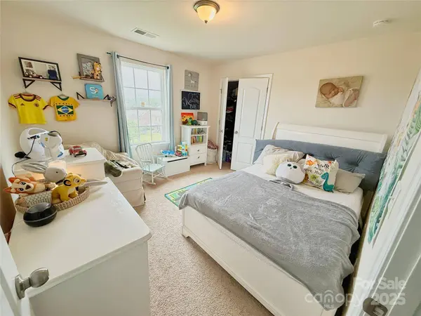 3416 Yarmouth LN, Gastonia, NC 28056