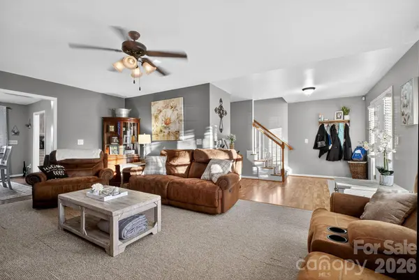 121 Guernsey CT, Dallas, NC 28034