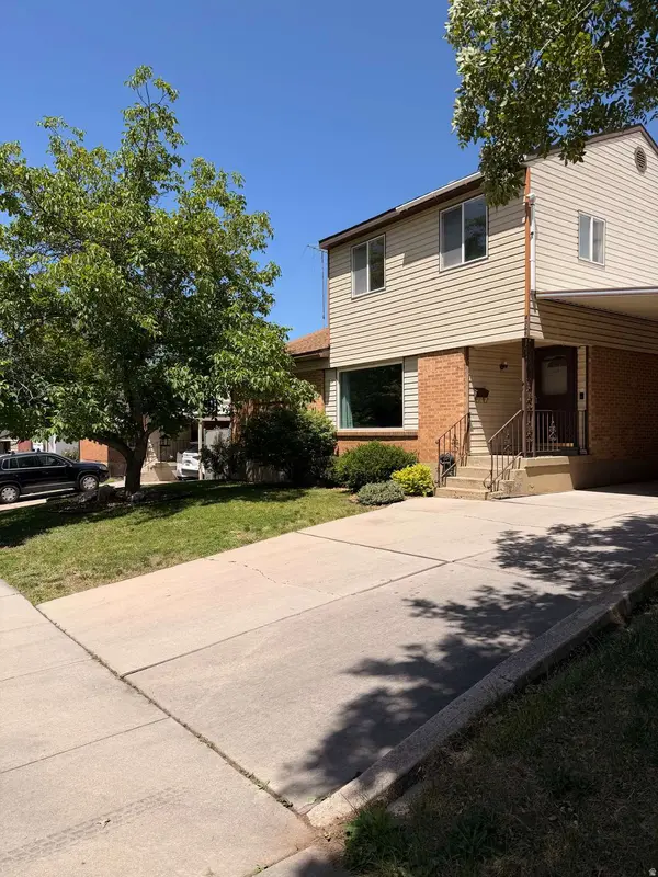 4368 S 225 E, Washington Terrace, UT 84405