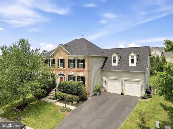 21054 HOODED CROW DR