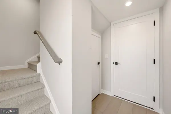 14347 GLEN MANOR DR #204, Chantilly, VA 20151