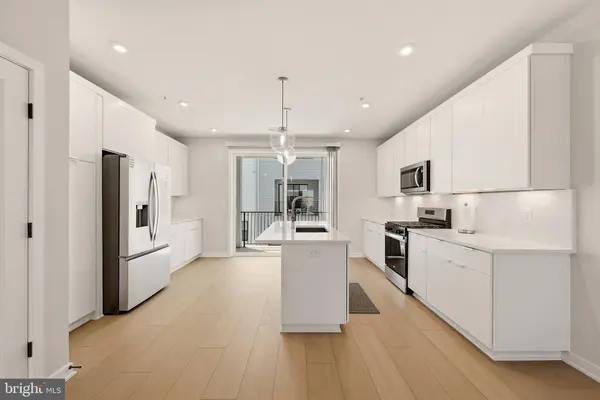 14347 GLEN MANOR DR #204, Chantilly, VA 20151