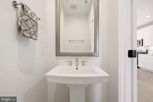 14347 GLEN MANOR DR #204, Chantilly, VA 20151