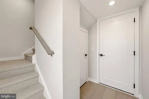 14347 GLEN MANOR DR #204, Chantilly, VA 20151