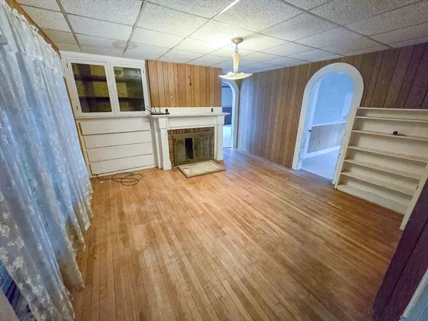 67 Lower Gore Rd, Webster, MA 01570