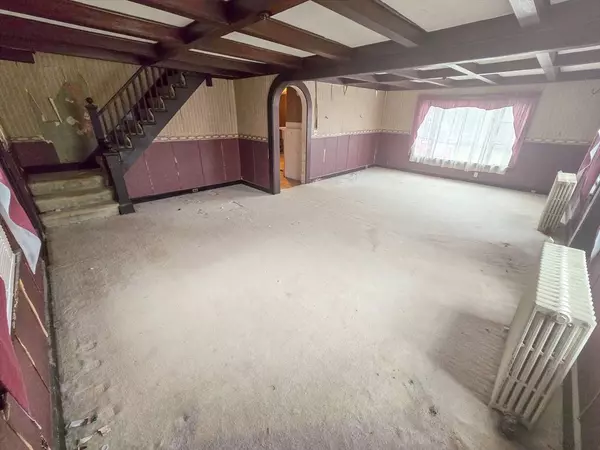 67 Lower Gore Rd, Webster, MA 01570