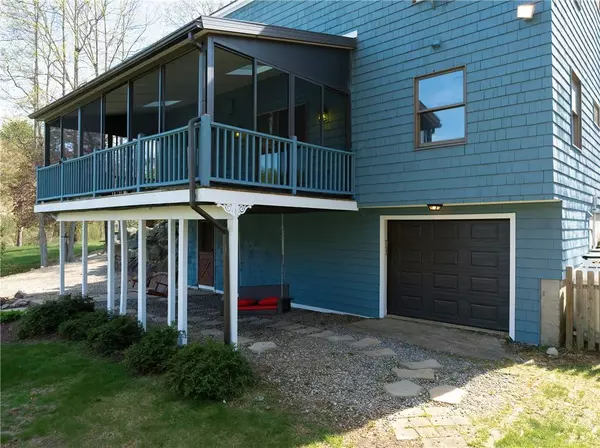 79 Lake DR, Glocester, RI 02814