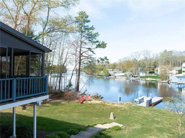 79 Lake DR, Glocester, RI 02814