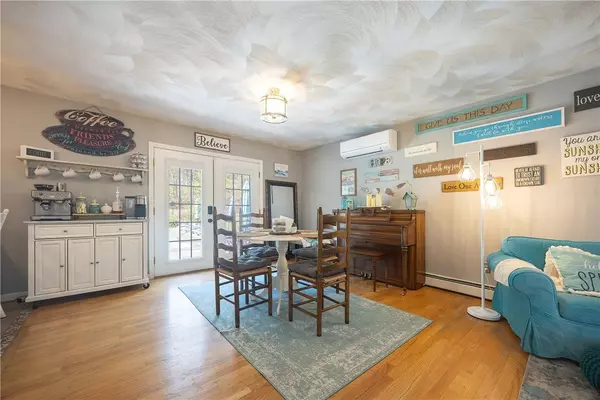 545 Central ST, Burrillville, RI 02839