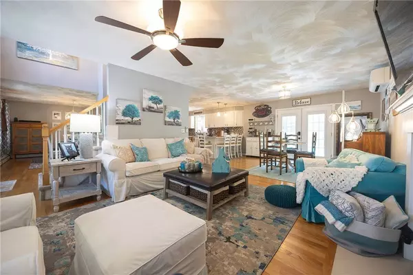 545 Central ST, Burrillville, RI 02839