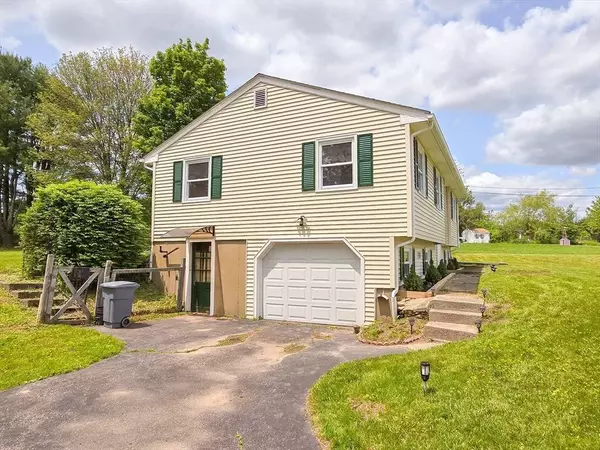 264 Dresser Hill Rd, Dudley, MA 01571