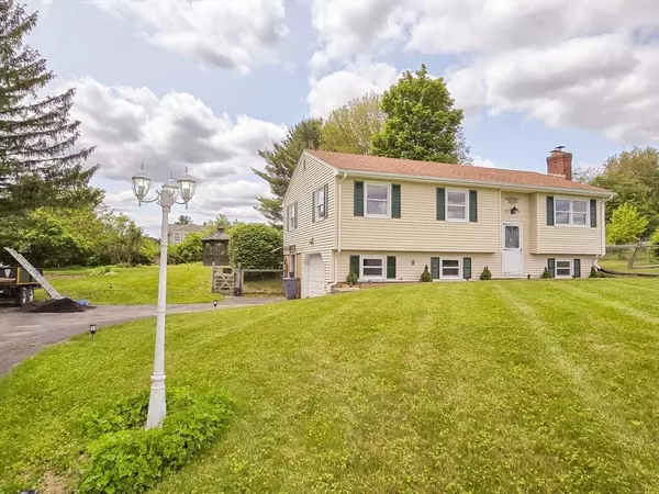 264 Dresser Hill Rd, Dudley, MA 01571