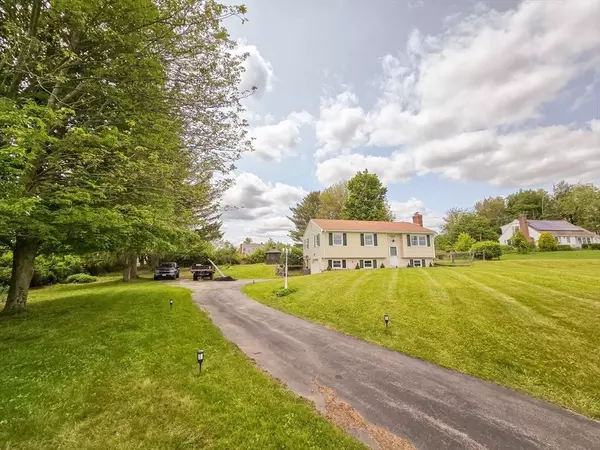 264 Dresser Hill Rd, Dudley, MA 01571