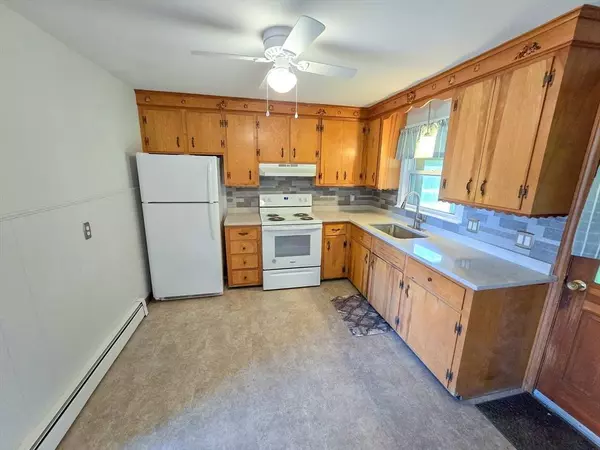 264 Dresser Hill Rd, Dudley, MA 01571