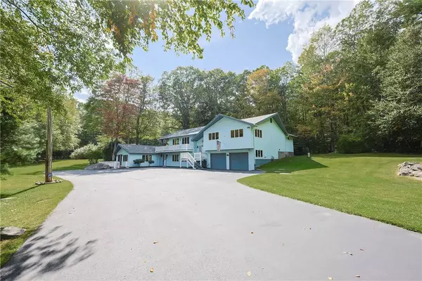 85 Indian TRL, Glocester, RI 02814