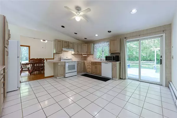 85 Indian TRL, Glocester, RI 02814