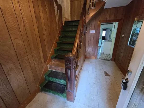 71 Alvarado Ave, Worcester, MA 01604