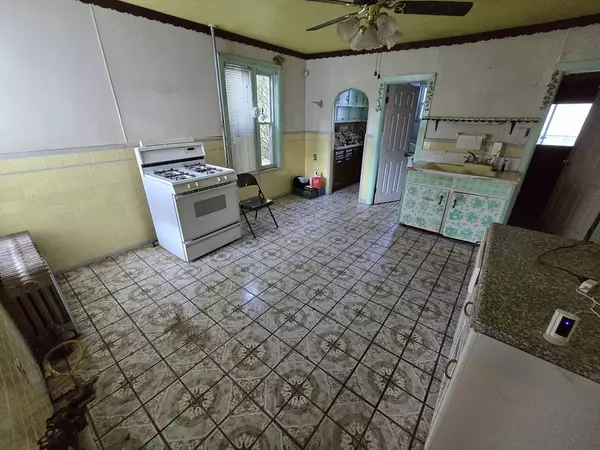 71 Alvarado Ave, Worcester, MA 01604