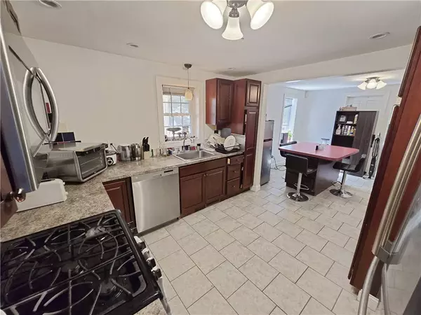 10 Sunapee CT, Coventry, RI 02816