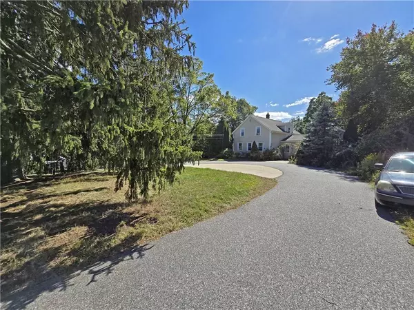 10 Sunapee CT, Coventry, RI 02816
