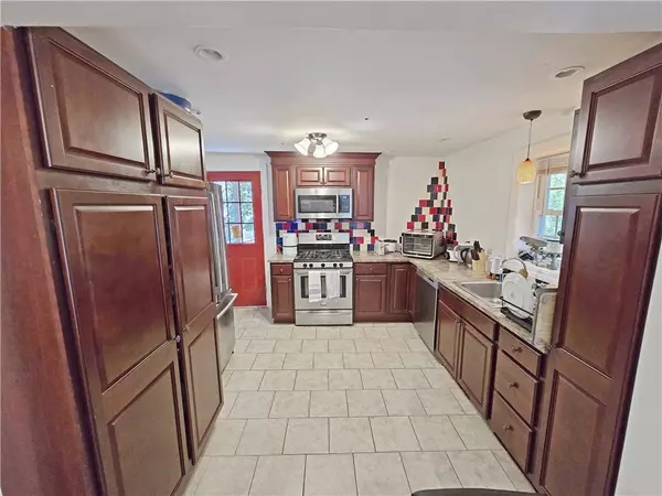 10 Sunapee CT, Coventry, RI 02816