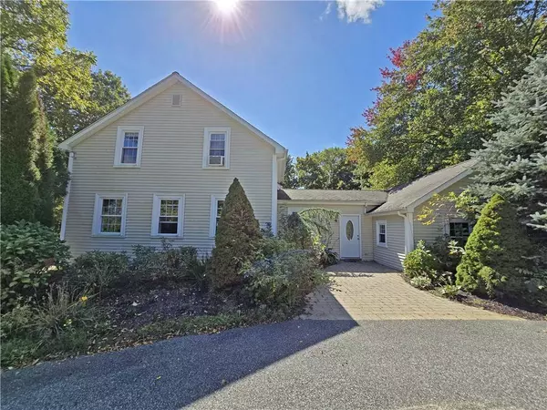 10 Sunapee CT, Coventry, RI 02816