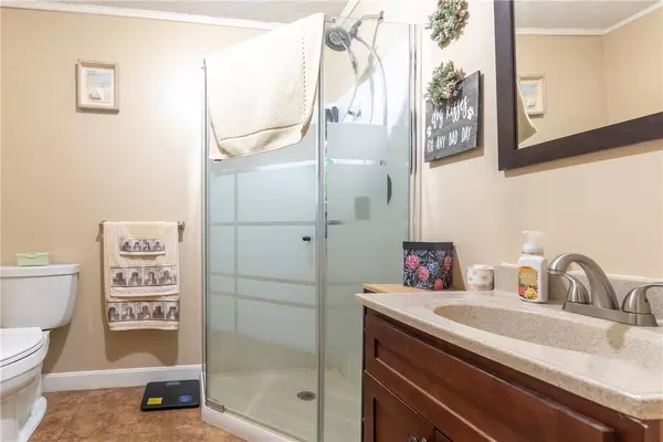 60 Salisbury RD, Glocester, RI 02814