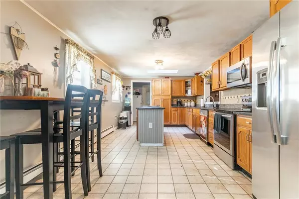 60 Salisbury RD, Glocester, RI 02814