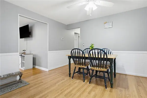 5 Shady LN, East Providence, RI 02915