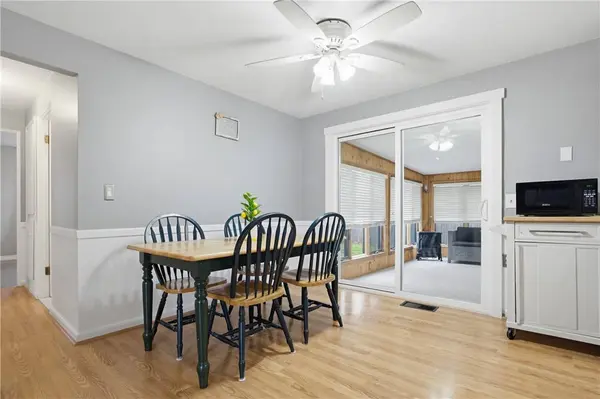 5 Shady LN, East Providence, RI 02915