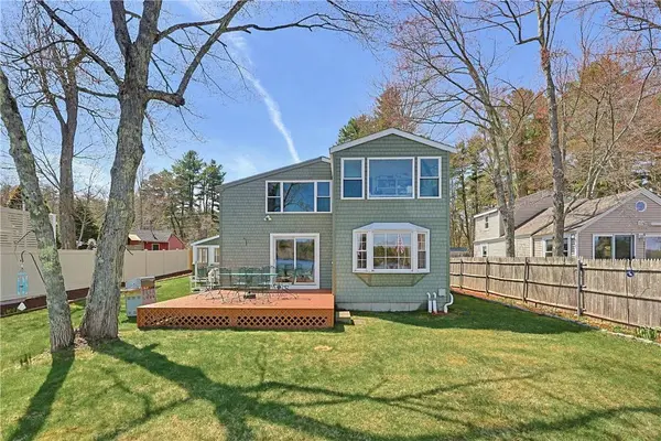 33 Airy Acres DR, Glocester, RI 02814