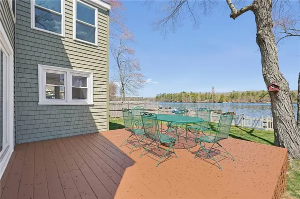 33 Airy Acres DR, Glocester, RI 02814