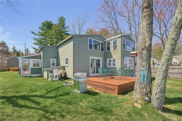 33 Airy Acres DR, Glocester, RI 02814