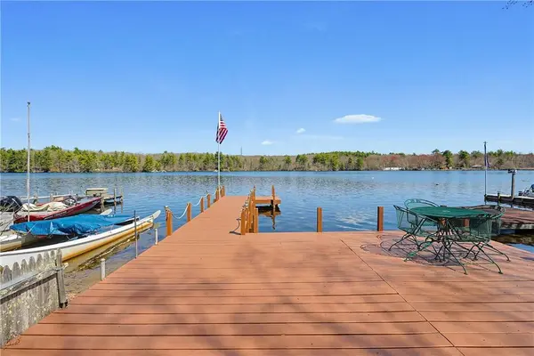 33 Airy Acres DR, Glocester, RI 02814