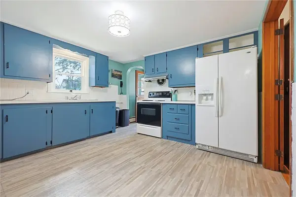 18 Adelaide AVE, Smithfield, RI 02917