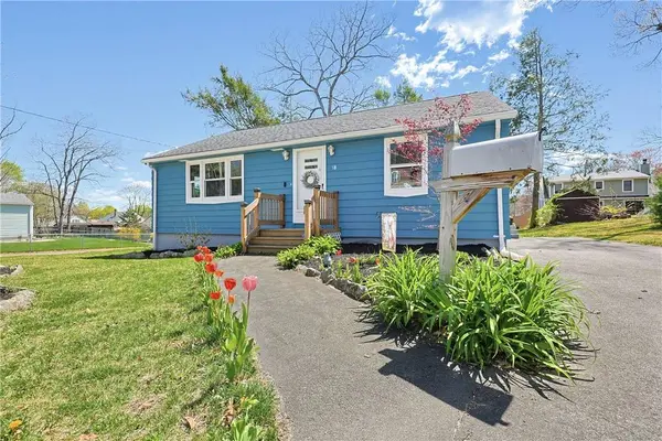 18 Adelaide AVE, Smithfield, RI 02917