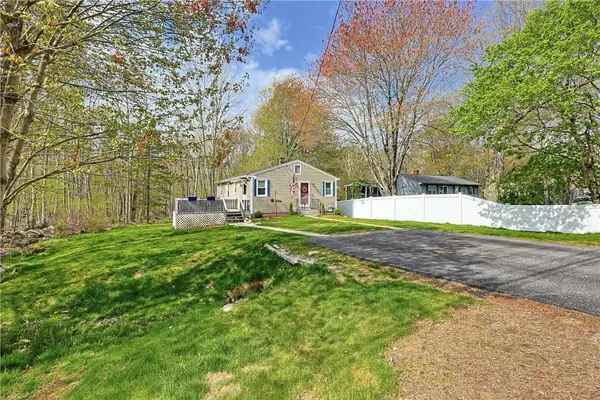 425 Main ST, Burrillville, RI 02859
