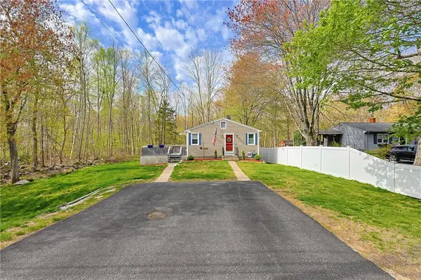 425 Main ST, Burrillville, RI 02859