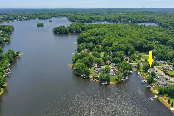 200 Waterman Lake DR, Glocester, RI 02814