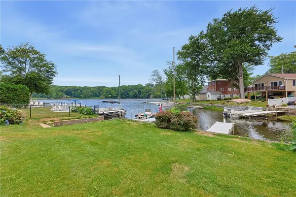 200 Waterman Lake DR, Glocester, RI 02814