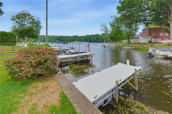 200 Waterman Lake DR, Glocester, RI 02814