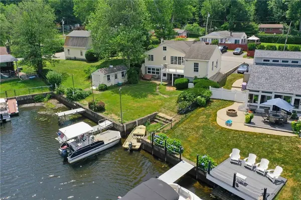 200 Waterman Lake DR, Glocester, RI 02814