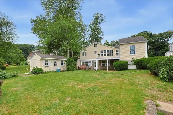 200 Waterman Lake DR, Glocester, RI 02814